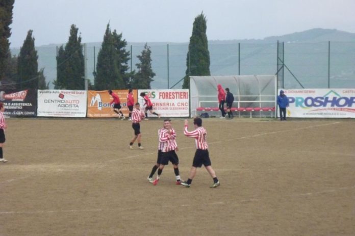 481445_10200162685179387_6208160_n