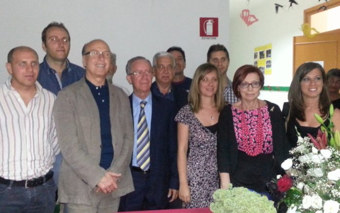 foto gruppo festa preside nicastro - Copia