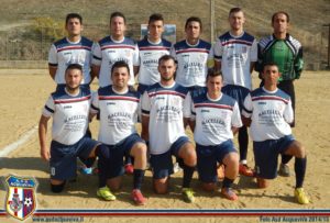 Una formazione dell'Acquaviva calcio