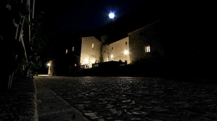 L'Eremo di notte